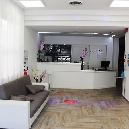 Hotel Luna Rimini Kültér fotó