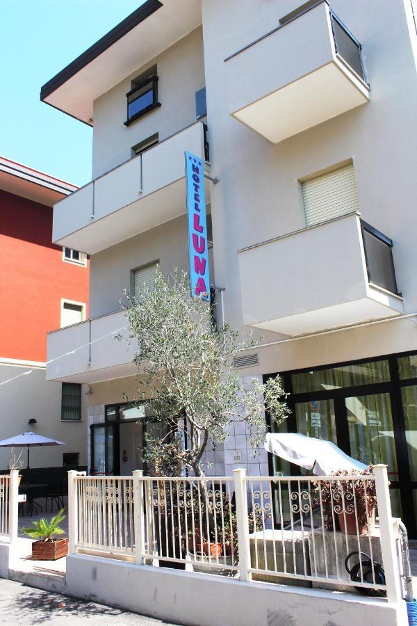 Hotel Luna Rimini Kültér fotó