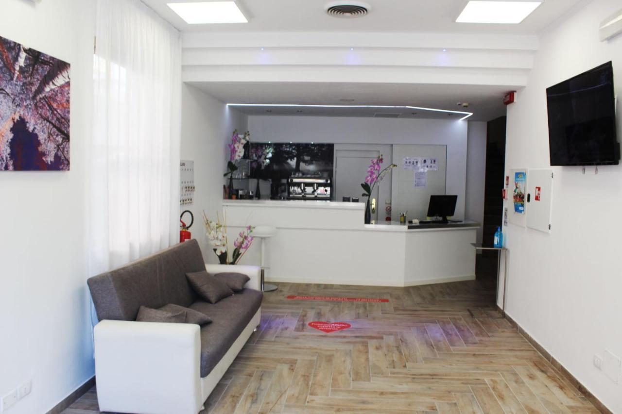 Hotel Luna Rimini Kültér fotó
