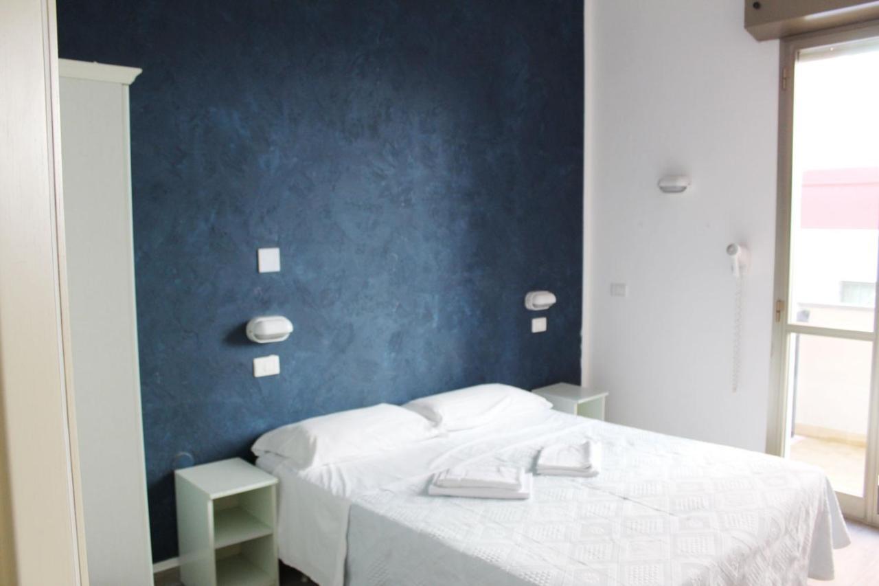 Hotel Luna Rimini Kültér fotó