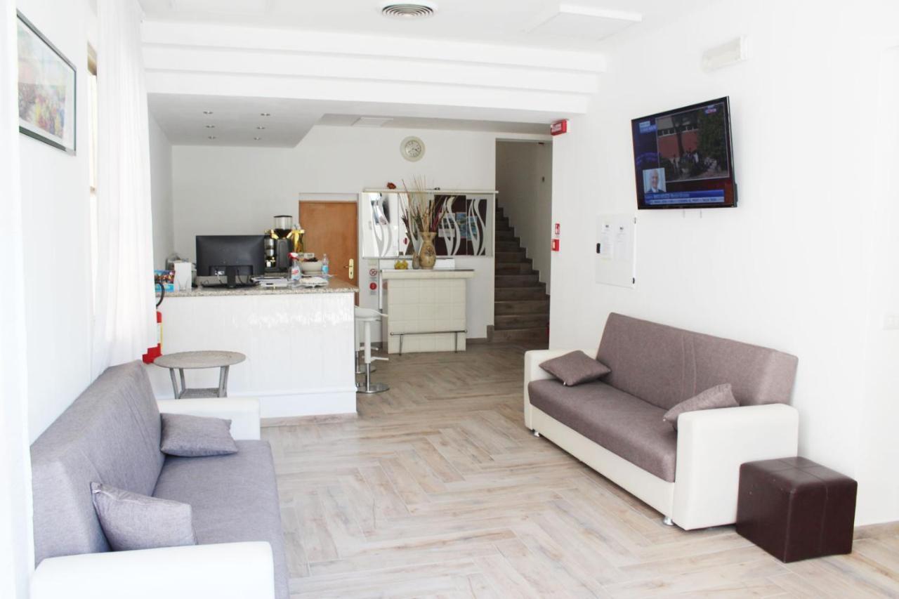 Hotel Luna Rimini Kültér fotó