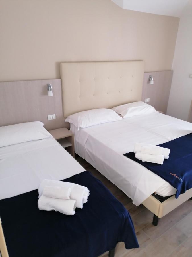 Hotel Luna Rimini Kültér fotó